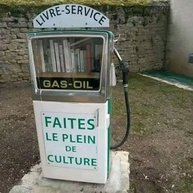Comme chaque été je me mets en diète numérique. Faites le plein de culture, on se retrouve à la rentrée 🤖 In digital diet for summer. Fill up with culture.